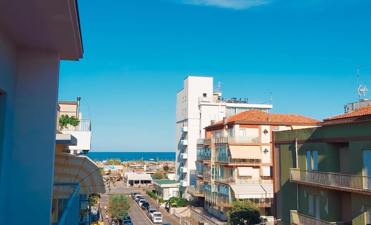 Hotel Ammare Соттомаріна Екстер'єр фото